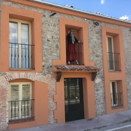 Casa Rural El Horno De La Aldegueela Torrecaballeros Exterior photo