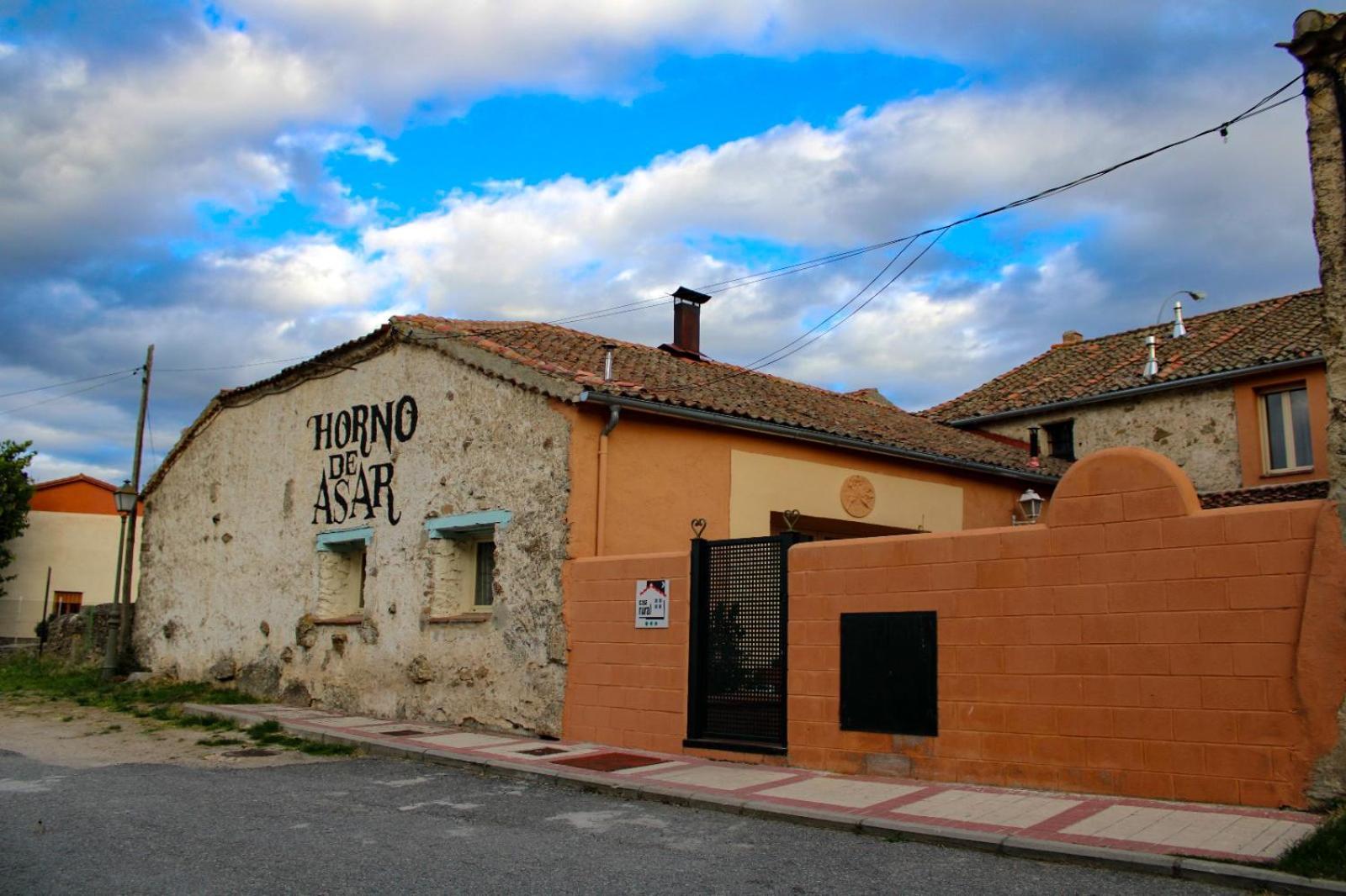 El Horno De La Aldegueela Holiday home Torrecaballeros